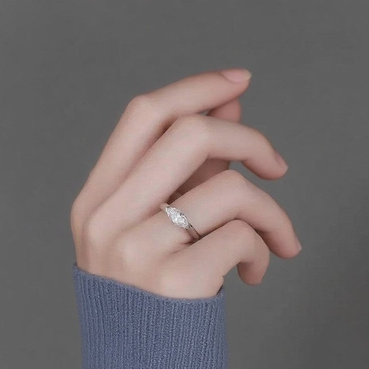S925 Sterling Silver Horse Eye Diamond Ring 1 Karat Light Luxury Minority